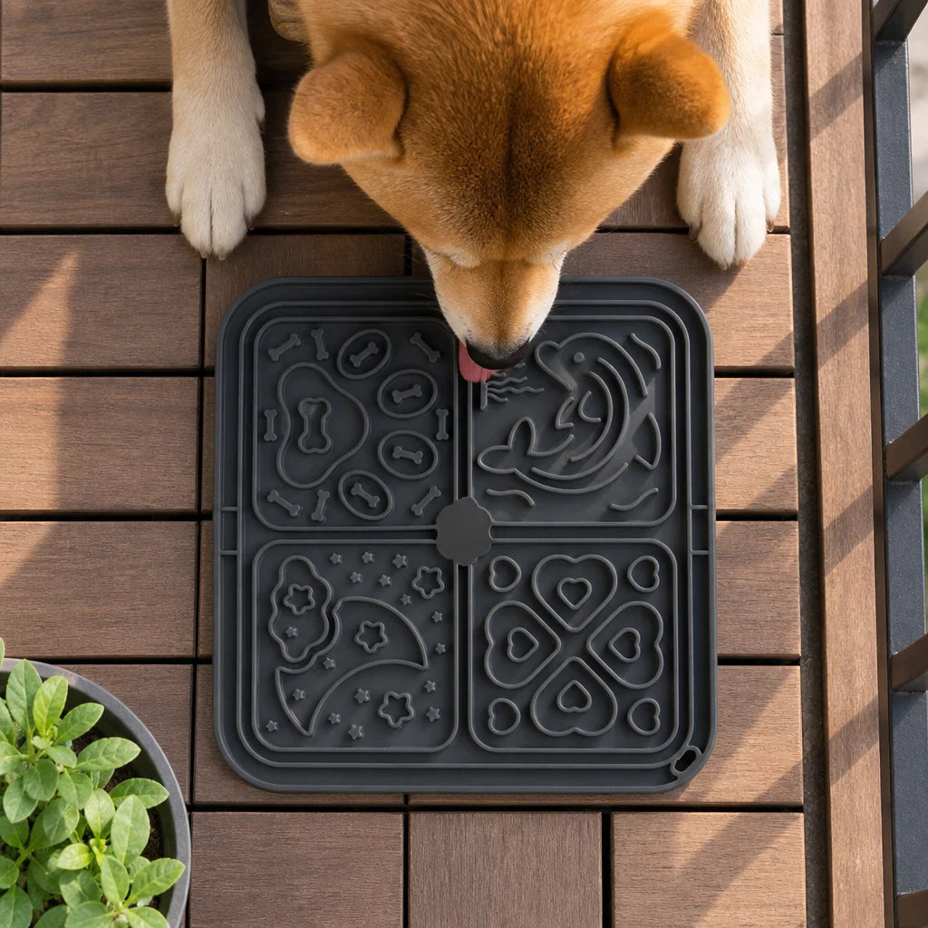 Slow feeder pet mat