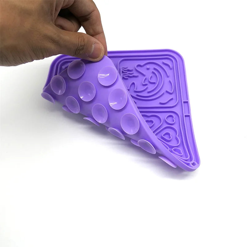 Slow feeder pet mat